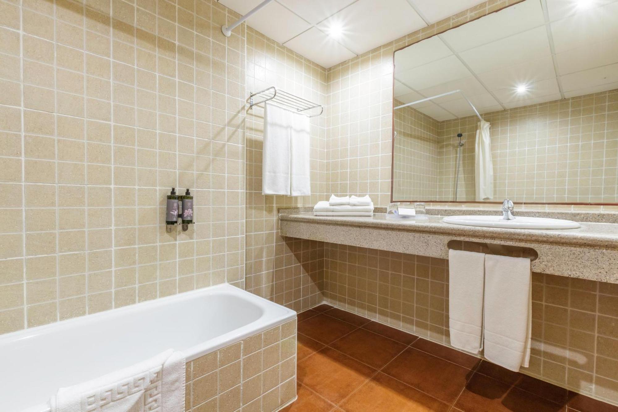 Apartamentos Best Alcazar 라 에라두라 외부 사진