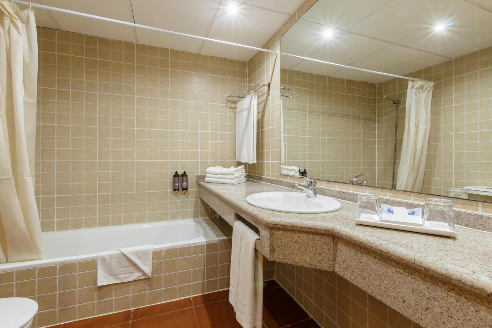 Apartamentos Best Alcazar 라 에라두라 외부 사진