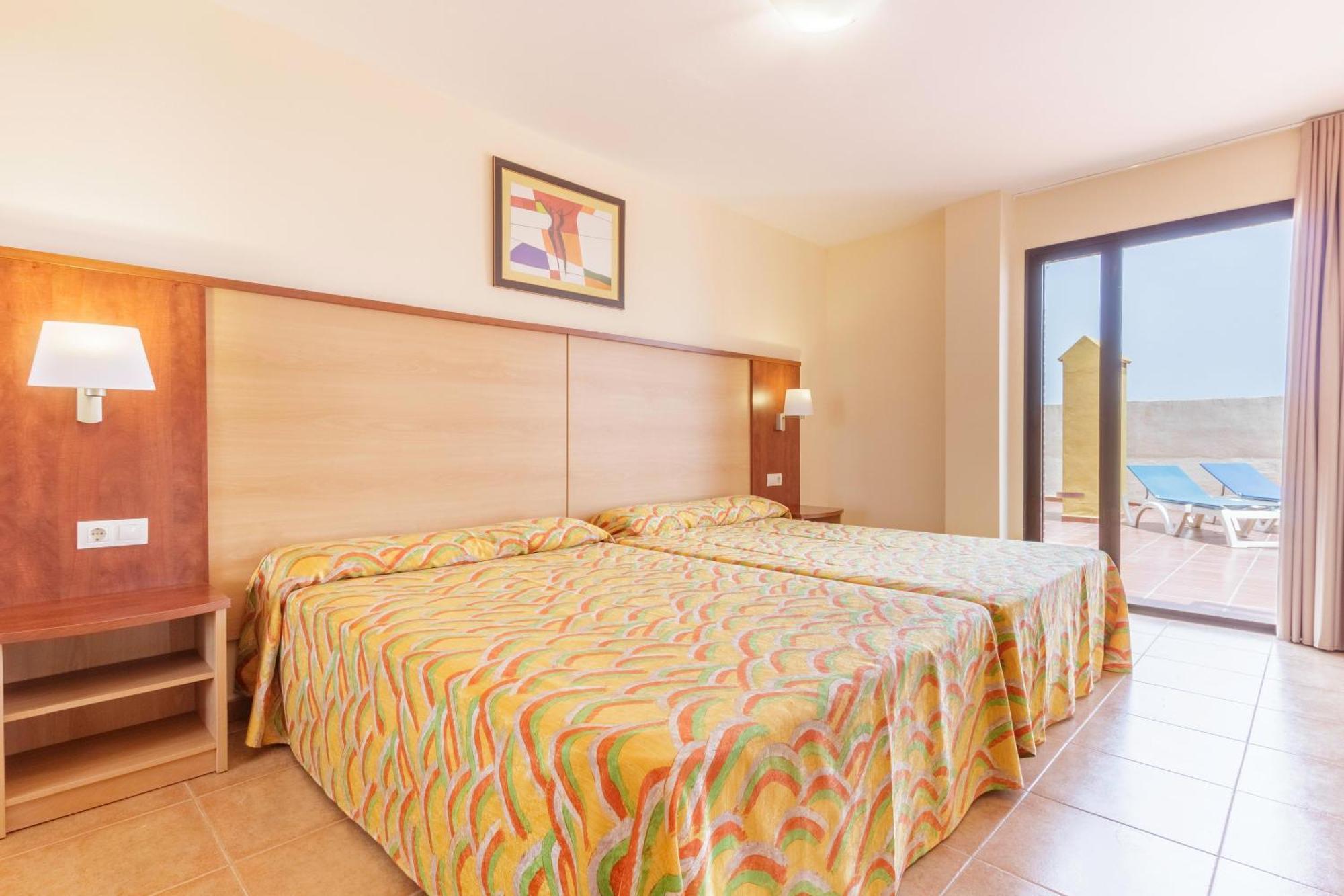 Apartamentos Best Alcazar 라 에라두라 외부 사진