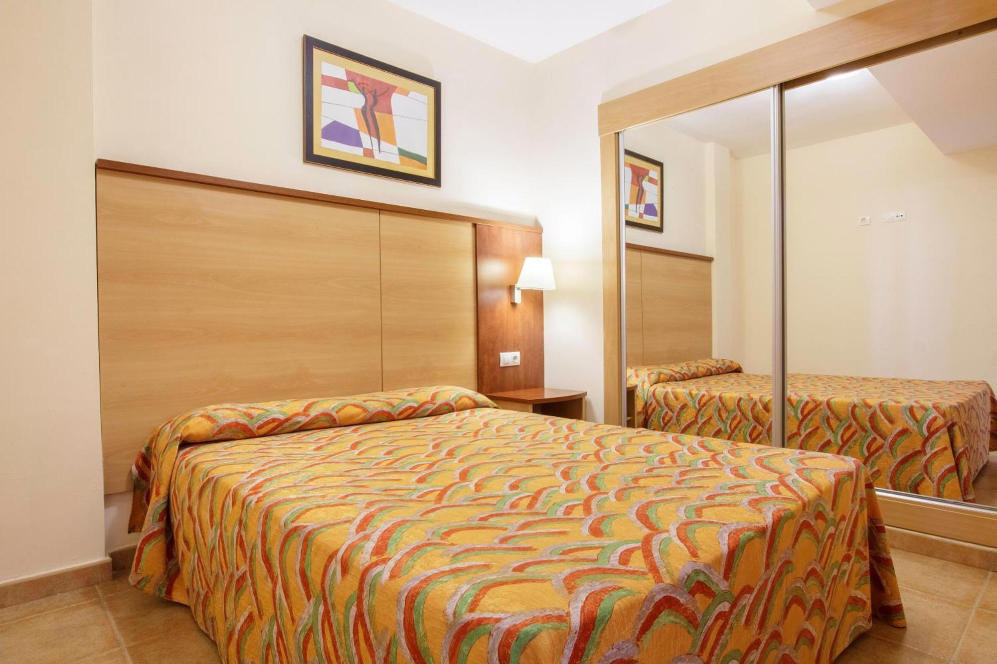 Apartamentos Best Alcazar 라 에라두라 외부 사진
